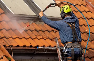 Démoussage et hydrofuge de toiture à Vannecrocq